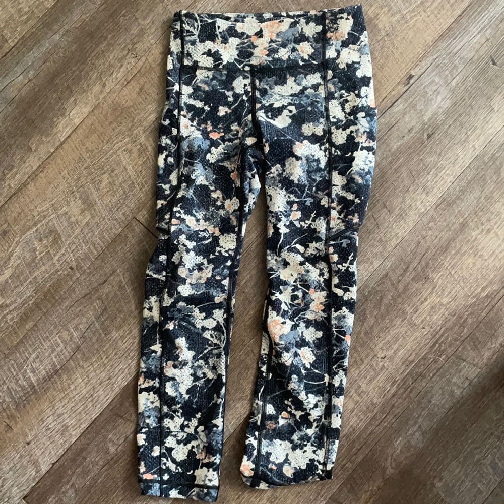 Lululemon Floral cropped leggings